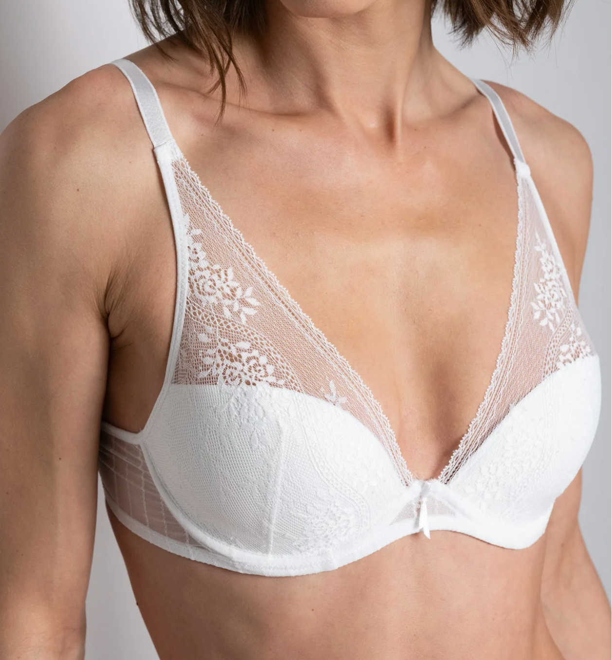 Maddie Underwired Plunging Bra with Pads By Passionata